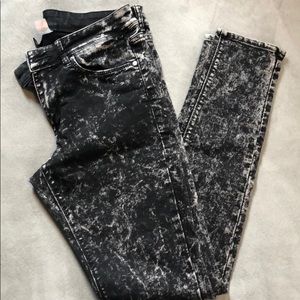 Divided brand acid wash skinny jeans size 8